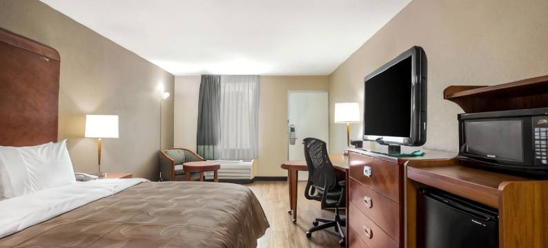 大学区凯艺套房酒店(Quality Inn & Suites University Area)图片