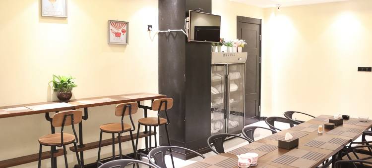 希岸·轻雅酒店(库尔勒香梨大道美食街店)图片