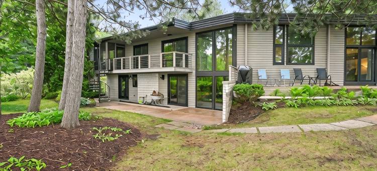 现代湖畔度假屋配有热水浴缸, 游戏室 & 怡人景观(Modern Lake House w/ Hot Tub, Game Room & Relaxing Views)图片