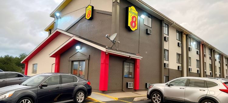 锡达拉皮兹速8酒店(Super 8 by Wyndham Cedar Rapids)图片