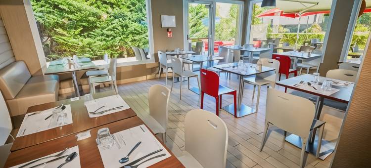 埃夫里西部科尔贝埃索讷康铂酒店(Campanile Evry Ouest - Corbeil Essonnes)图片