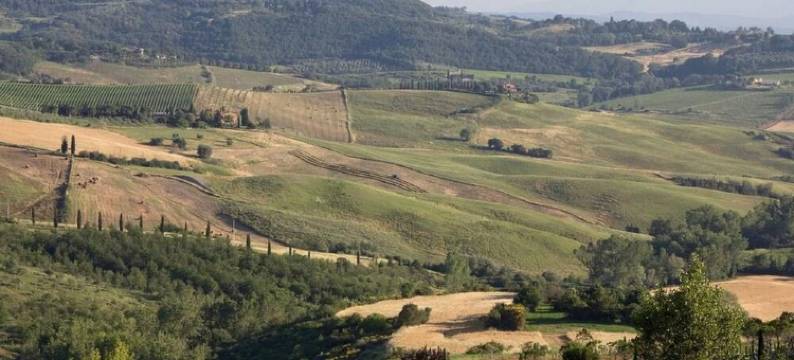 Villa Mulinello, secluded, panoramic view over Montepulciano valley.图片