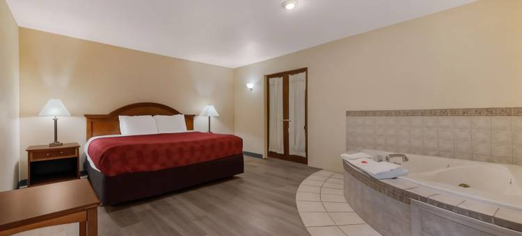 铁山温德姆贝蒙特酒店(Baymont by Wyndham Iron Mountain)图片