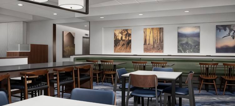 万枫酒店及套房苏瀑机场(Fairfield Inn & Suites Sioux Falls Airport)图片