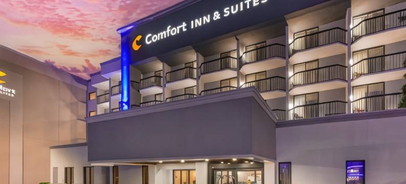 春之湖 - 费耶特维尔自由堡附近舒适套房酒店(Comfort Inn & Quality Suites)图片