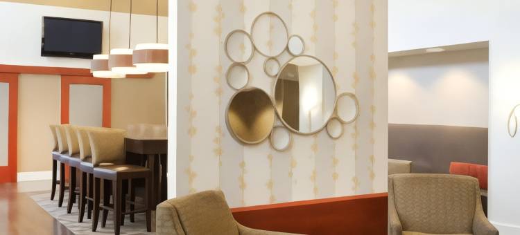 匹兹堡-梅多兰兹希尔顿欢朋酒店(Hampton Inn & Suites Pittsburgh-Meadow Lands)图片