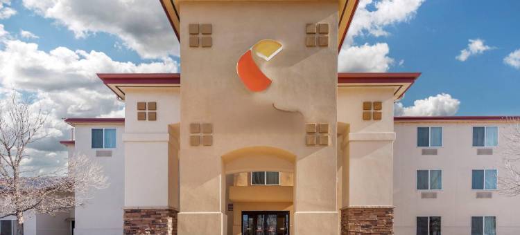 舒适套房酒店(Comfort Inn & Suites)图片