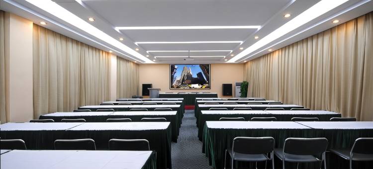 沐晨假日酒店(宜昌CBD购物中心解放路步行街店)图片