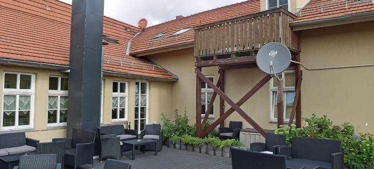 金鸡图林根克洛斯酒店(Hotel Garni Goldene Henne)图片