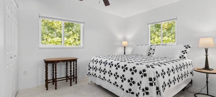 距安娜玛丽亚几分钟的精美泳池度假屋！宠物友好！(Fall in Love with This Gorgeous Pool Home Mins from Anna Maria! Pet Friendly!)图片