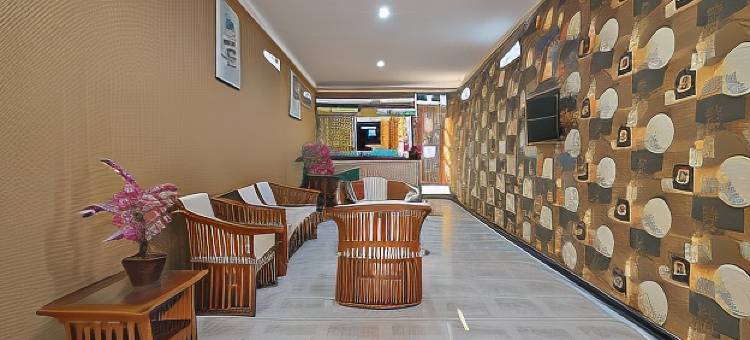 红多兹酒店-近三宝垄MT哈尔优诺(RedDoorz Near MT Haryono Semarang)图片
