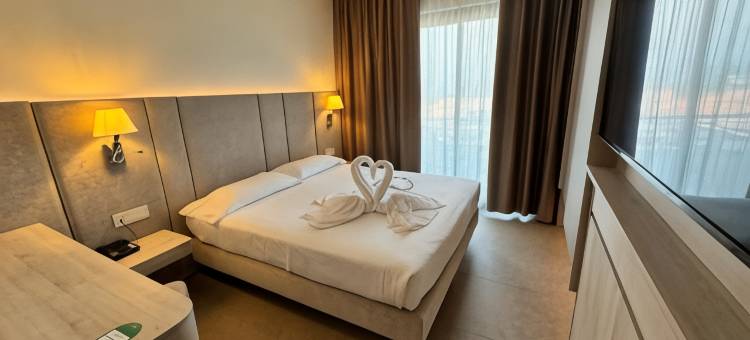 阿祖罗港酒店(Hotel Porto Azzurro)图片