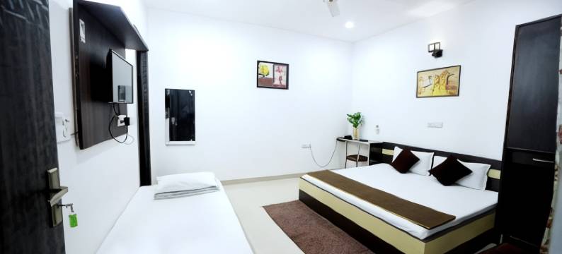 OYO 19535 塔吉尼瓦斯酒店(Hotel Taj Niwas)图片