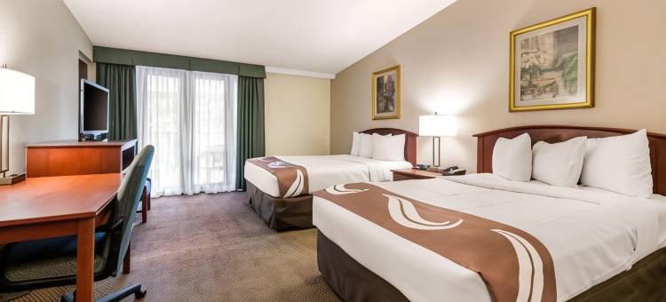 塔彭斯普林斯南凯艺套房酒店(Quality Inn & Suites Tarpon Springs South)图片