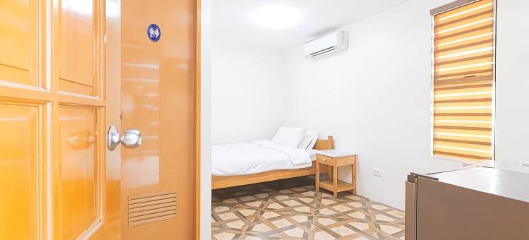 帕拉纳克市红多兹阿尔奎萨住宅酒店(RedDoorz @ Alquiza Residences Parañaque)图片