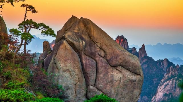 江西南昌+廬山+景德鎮+婺源+三清山5日4晚跟團遊·上限12人+門票景交全含+無高額自費丨南昌升級江景房丨 含5正餐+24H接站服務 純玩團