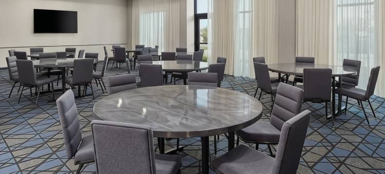 贝滕多夫万怡酒店(Courtyard Bettendorf)图片