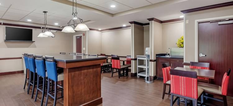 希尔斯维尔I-77舒适套房酒店(Comfort Inn & Suites Hillsville I-77)图片