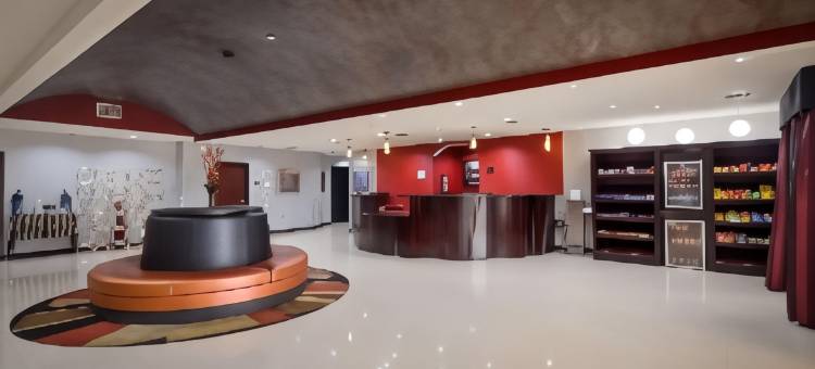 合恩湖古德曼贝斯特韦斯特优质套房酒店(Best Western Plus Goodman Inn  Suites)图片