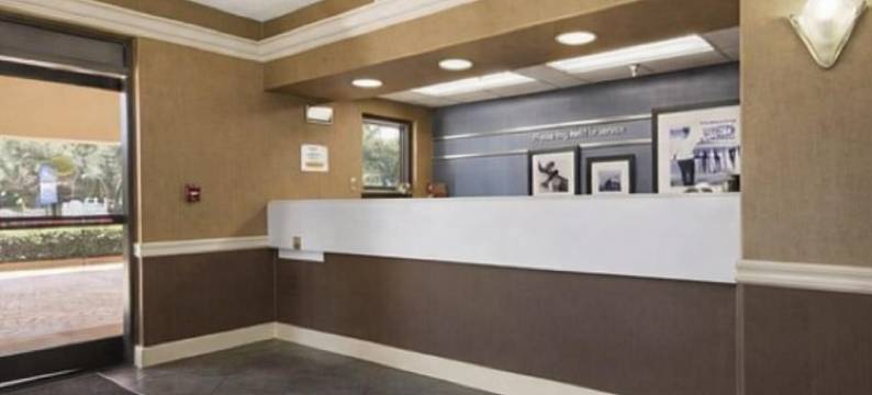 沃尔顿堡滩玛丽埃斯特贝蒙特套房酒店(Townhouse Fort Walton Beach Hurlburt Field)图片