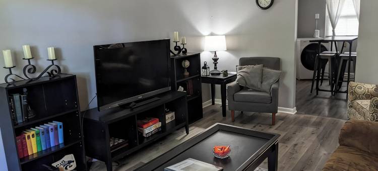 堪萨斯州立大学温馨复式度假屋(Cozy Duplex near K-State)图片