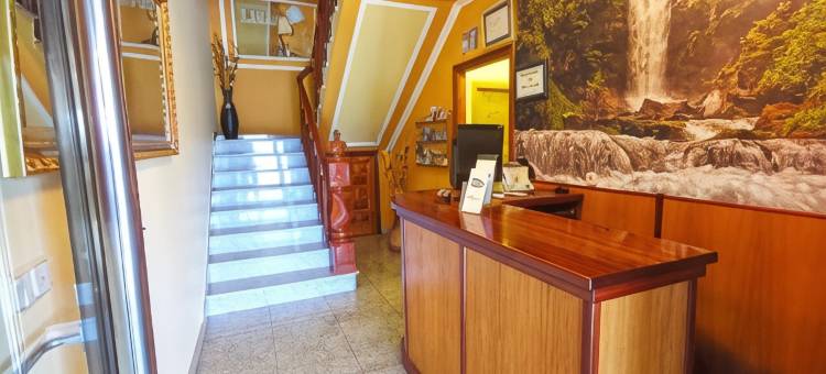 丽娜勒斯酒店(Hotel Liñares)图片