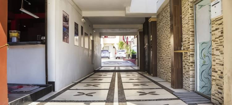 首都 O 卡波圣卢卡斯德斯马里斯酒店(Capital O Hotel Dos Mares, Cabo San Lucas)图片