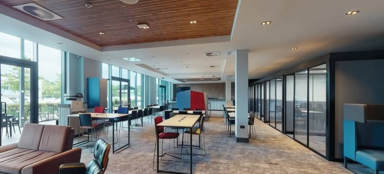 法恩伯勒乡村酒店(Village Hotel Farnborough)图片