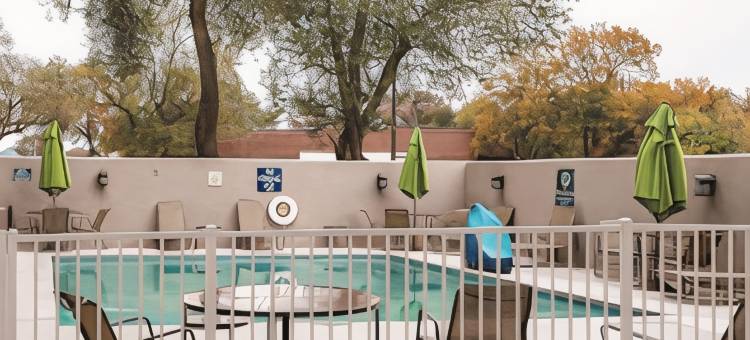 拉伯克西医疗中心拉昆塔温德姆套房酒店(La Quinta Inn & Suites by Wyndham Lubbock West Medical Centr)图片