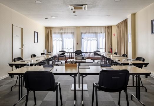 Campanile Nimes Centre - Mas Carbonnel Hotel Overview