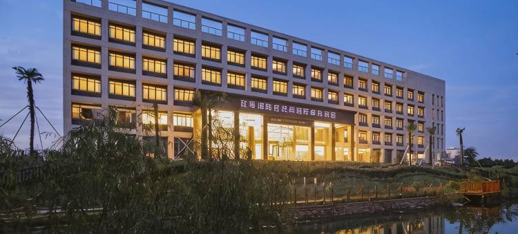 江苏海院世纪缘国际邮轮酒店(南京江宁大学城交院地铁站店)图片