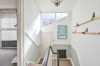Charming Three Story Townhouse footsteps away from the historic harbour. - Country Houses