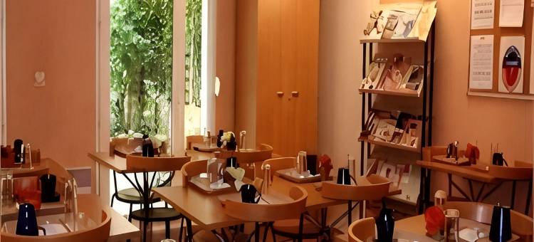 塞祖尔阿菲尔庞坦查尔斯戴高乐酒店(Séjours & Affaires Pantin Charles de Gaulle)图片