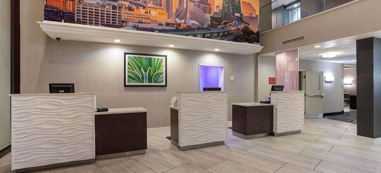 波士顿安多弗拉昆塔温德姆套房酒店(La Quinta Inn & Suites by Wyndham Boston-Andover)图片