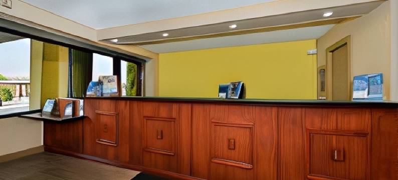 克拉克斯维尔东北速8酒店(Super 8 by Wyndham Clarksville Northeast)图片