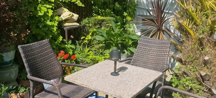 Bradstone Garden Retreat with Own Entrance图片