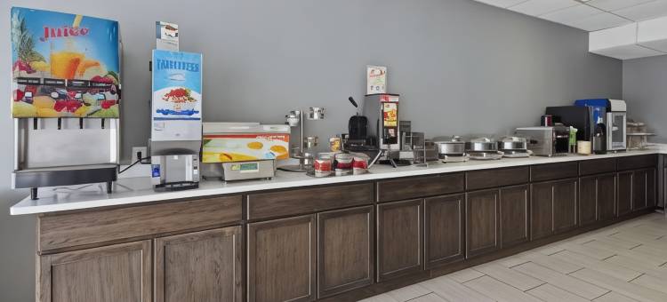 可可华美达酒店(Ramada by Wyndham Cocoa)图片