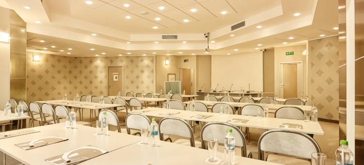 大陆论坛奥拉迪亚酒店(Continental Forum Oradea)图片