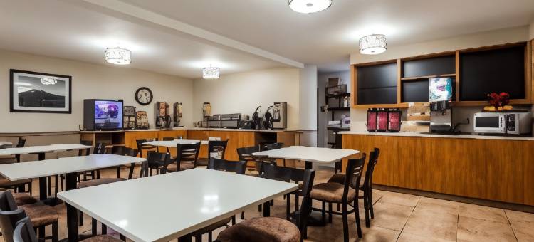 橡树梅多斯贝斯特韦斯特酒店(Best Western Oak Meadows Inn)图片