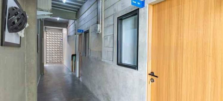 万塔丽文万隆红帕特纳(Manta Living Bandung RedPartner)图片
