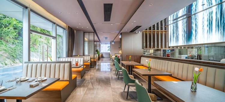 森林之巅电竞酒店(广州宝能演艺中心萝岗地铁站店)图片