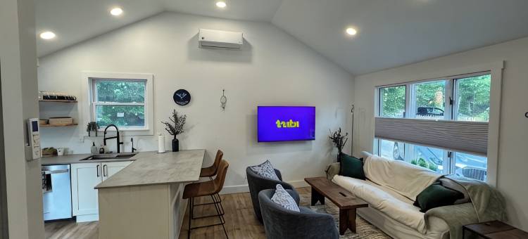 安溪: 格林伍德湖. 迷人的全新翻修两卧室度假屋 可携带犬.(Ann Creek:  Charming 2 BR fully renovated house at Greenwood Lake. Dog friendly.)图片