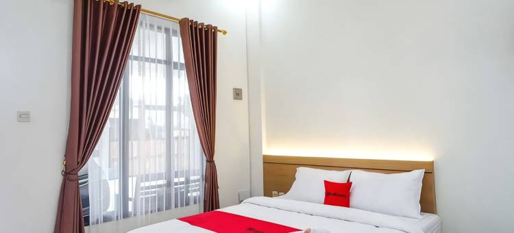 红多兹酒店-近蒂尔托纳迪2号航站楼(RedDoorz Near Terminal Tirtonadi 2)图片