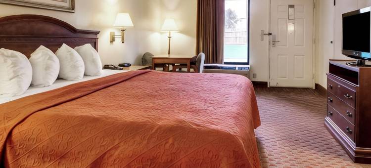 品质酒店及套房克林顿 - 杰克逊西(Quality Inn & Suites Clinton - Jackson West)图片