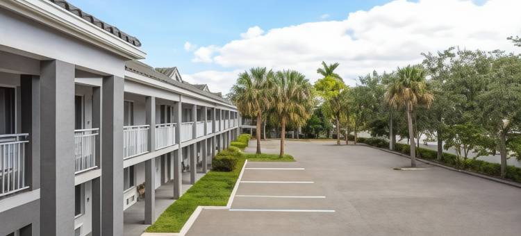 戴尼亚-劳德代尔堡机场温德姆速8酒店(Super 8 by Wyndham Dania/Fort Lauderdale Arpt)图片