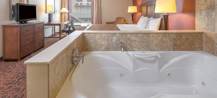 尼亚加拉瀑布/瀑布景观华美达酒店(Ramada by Wyndham Niagara Falls/Fallsview)图片