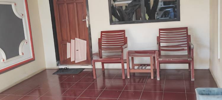 红色伙伴内瓦纳西图本多酒店(Hotel Nirwana Situbondo RedPartner)图片