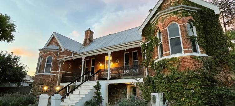 刚达盖的闪光杰克(Flash Jacks of Gundagai)图片