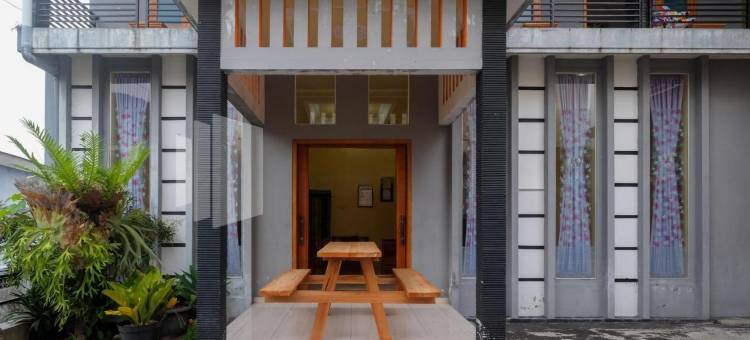 Wisma Giri Mulyo B Near Grojogan Sewu Mitra RedDoorz图片