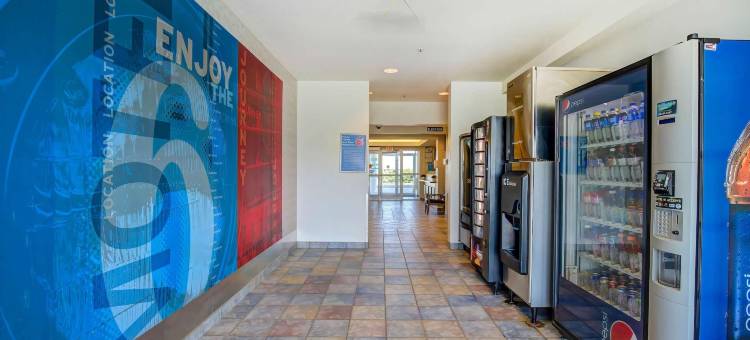 大草原城6号汽车旅馆(Motel 6 Grande Prairie, AB)图片